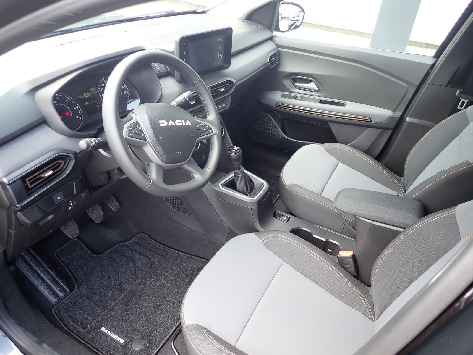 Fahrzeugabbildung Dacia Sandero STEPWAY TCe 110 EXTREME+/SHZ/NAVI/