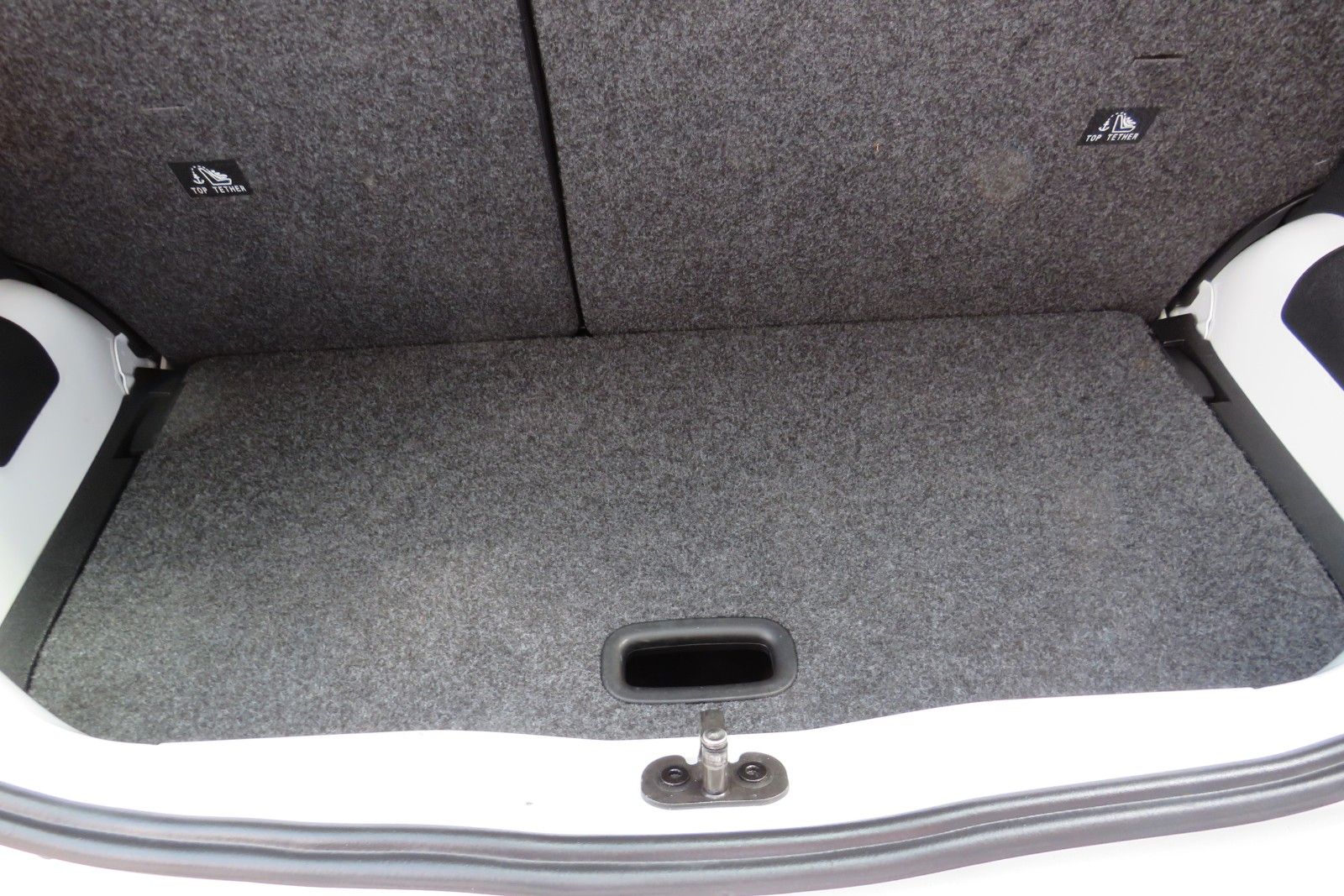 Fahrzeugabbildung Volkswagen up! 4T SITZH. GJ KLIMA TELVOR MAPS&MORE 1.HD
