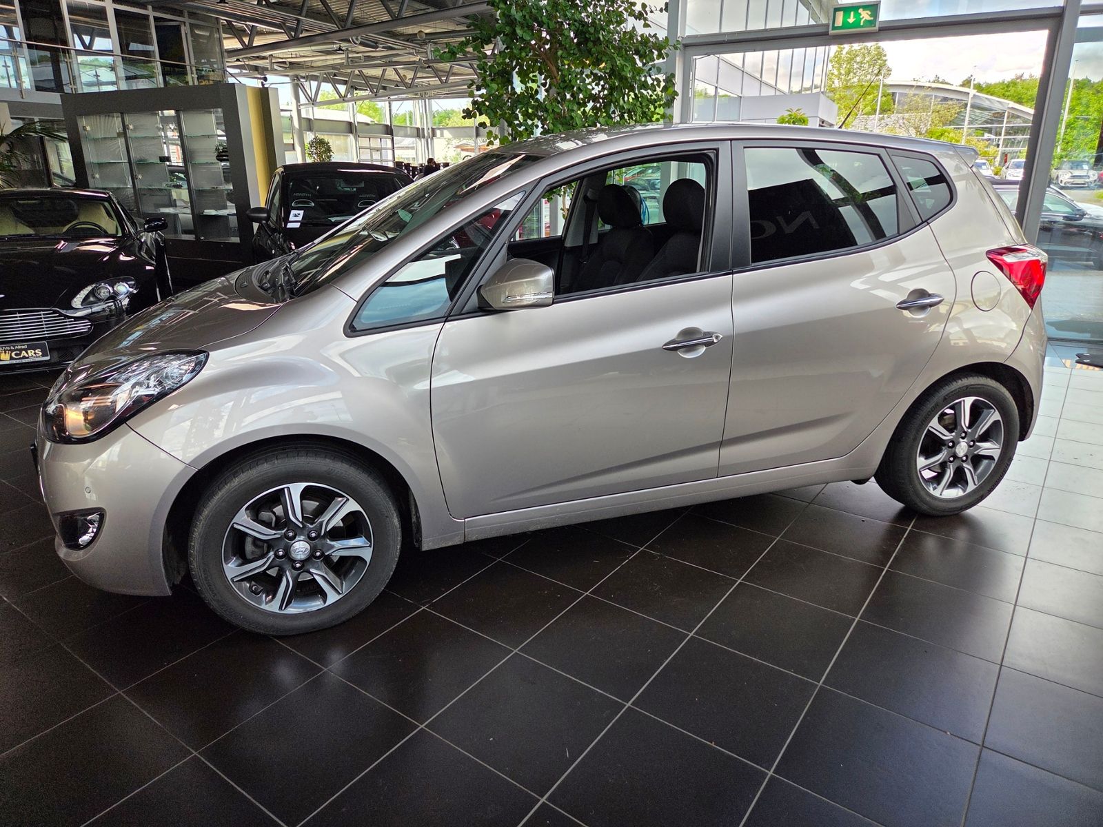 Fahrzeugabbildung Hyundai ix20 Space AHK KLIMA SHZ GRA ALU