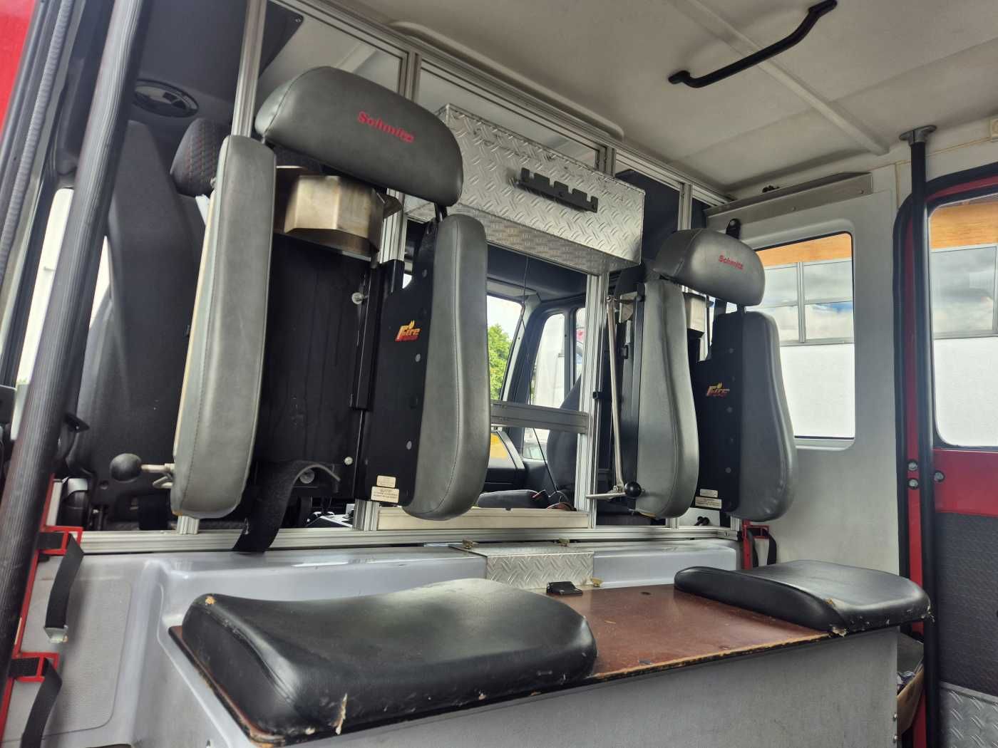 Fahrzeugabbildung MAN 14.224 4x4 TLF 16/29 Tanklöschfahrzeug Feuerwehr