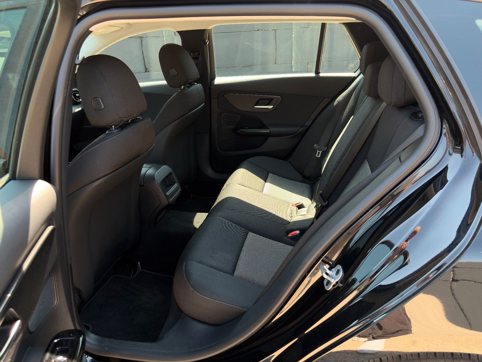 Fahrzeugabbildung Mercedes-Benz C 220d T Modell Autom Advanced MBUX Kamera SHZ
