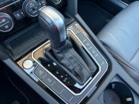 Volkswagen Passat Var. 2.0 TSI DSG 4M R-Line STDHZ PANO AHK bei Autohaus Landmann & Maier OHG