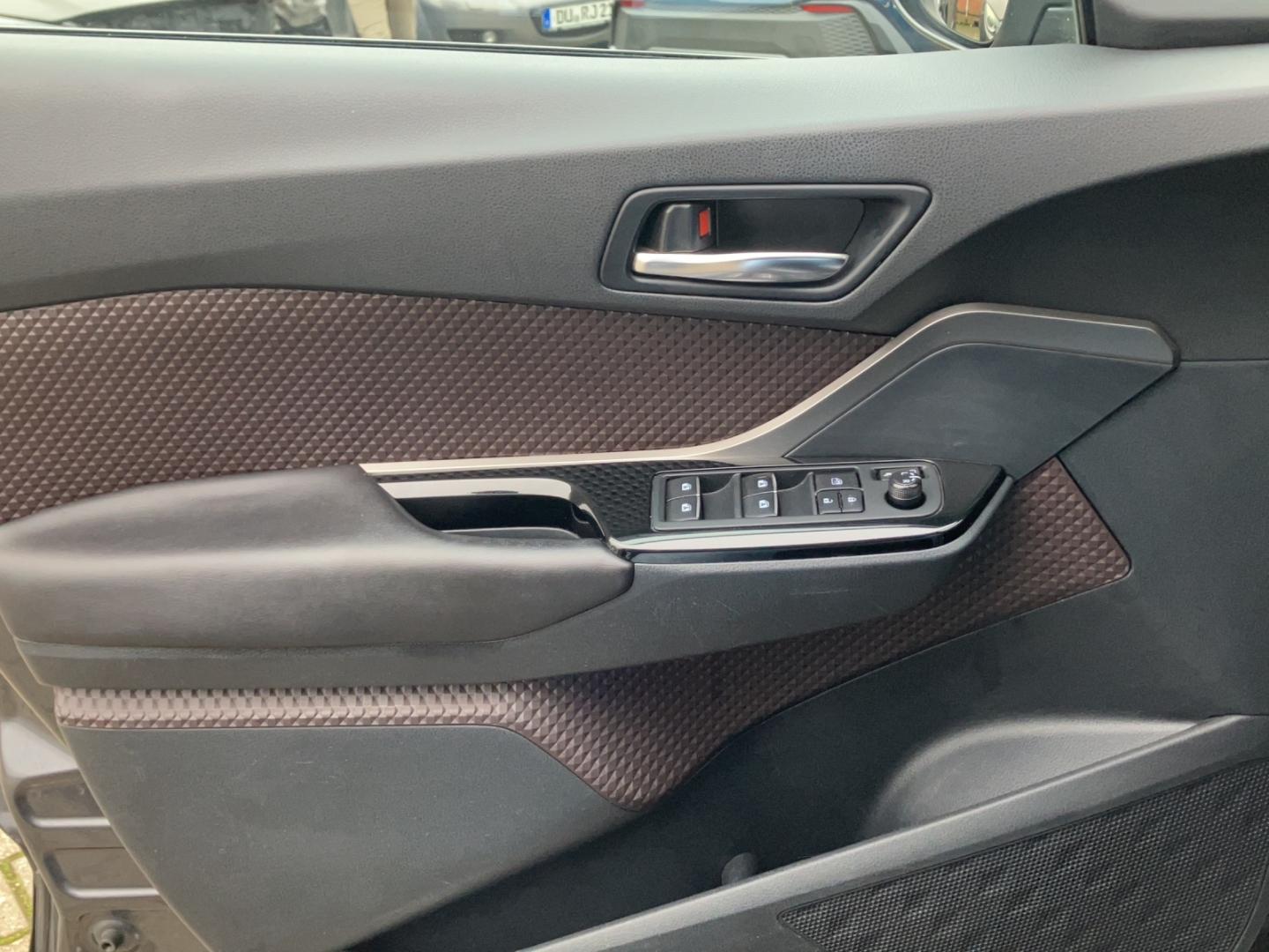 Toyota C-HR 1.2 Turbo Lounge+LEDER+NAV+GJ-RÄDER !!