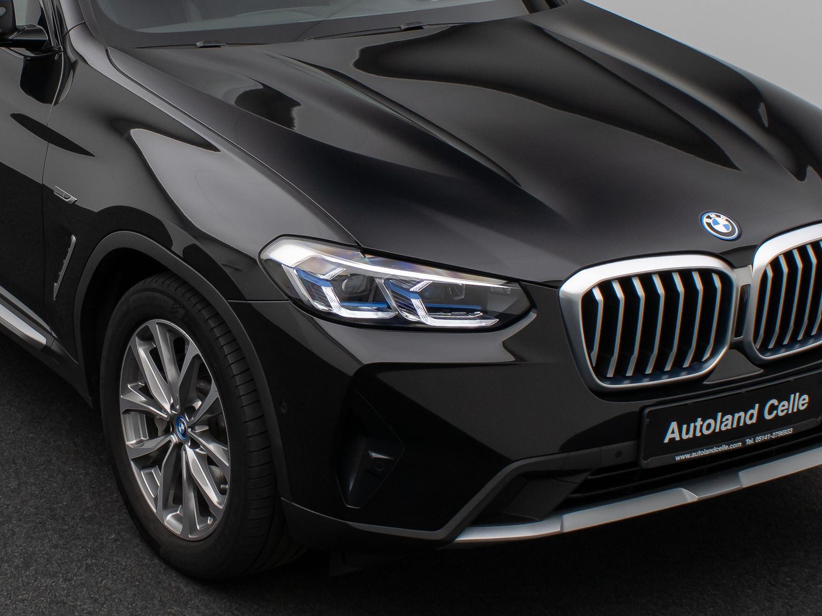 Fahrzeugabbildung BMW X3 xD30e Laser HUD DAB HiFi AHK Komfort 19Zoll