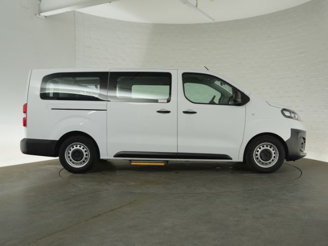 Vivaro C KOMBI L CDTI 9-SITZER+NAVI+PARKPILOT+DO