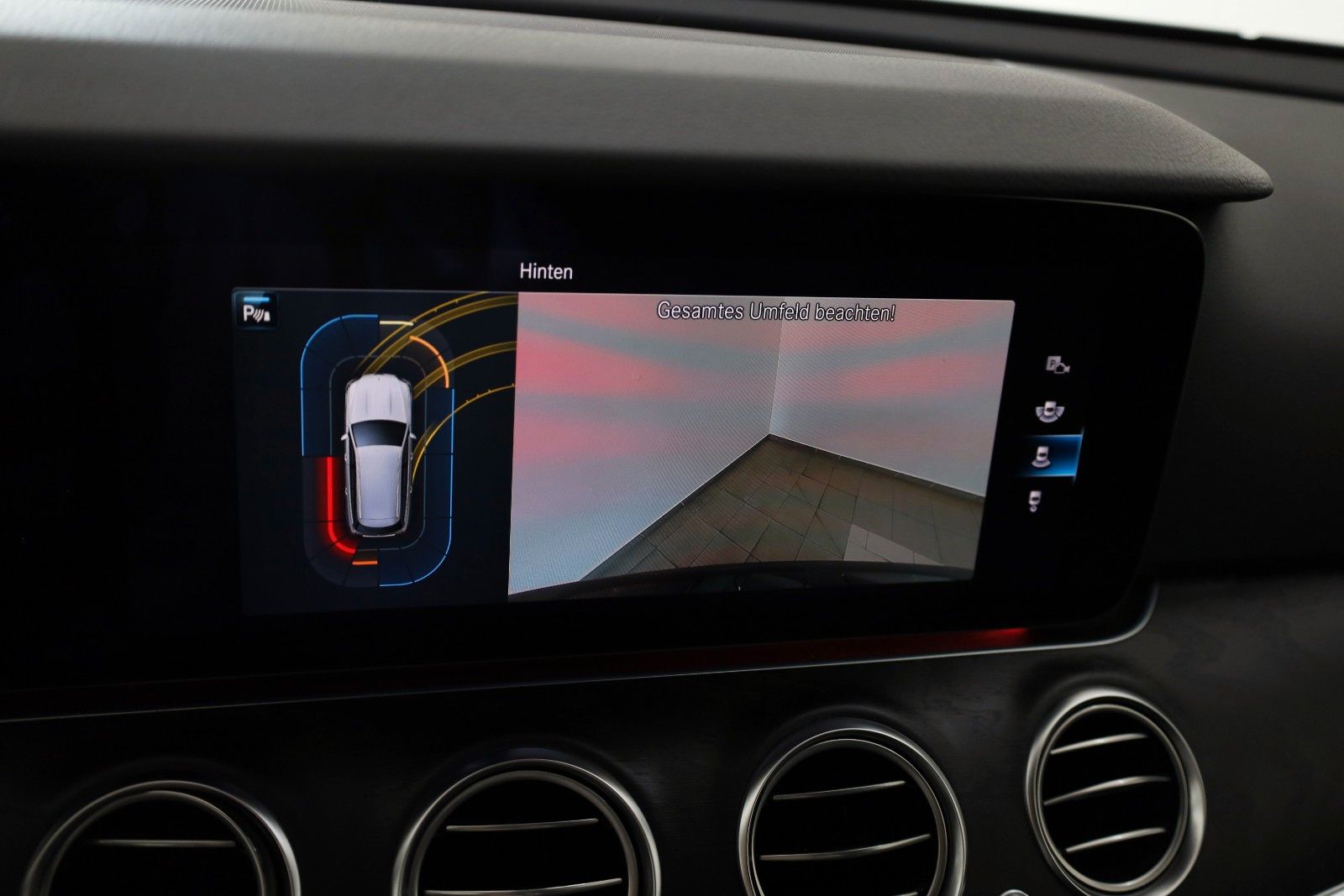 Fahrzeugabbildung Mercedes-Benz E 220 d 4M All-Terrain,Kamera,Navi,SH,AHK, SR+WR