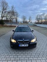 BMW E91 330i - BMW 330 mit Benzin-Antrieb: Kombi, E91 330i