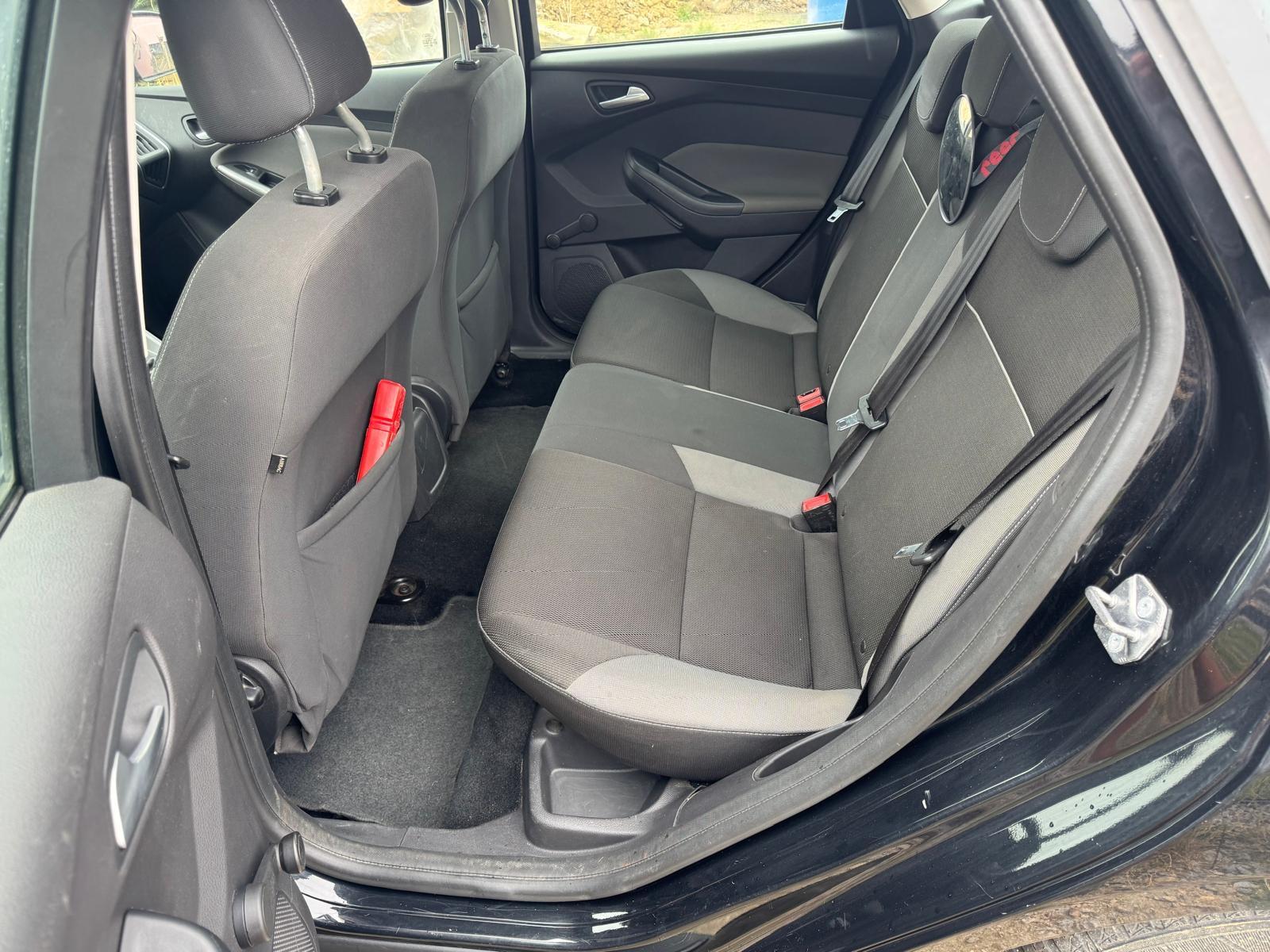 Ford Focus 2013 — photo 10
