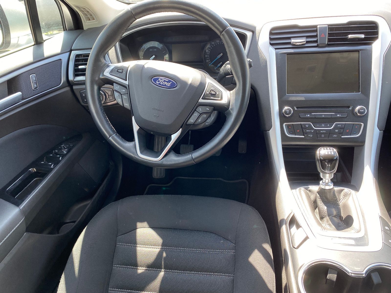 Fahrzeugabbildung Ford Mondeo Turnier Business Edition*NAVI*KAMARA*PDC*