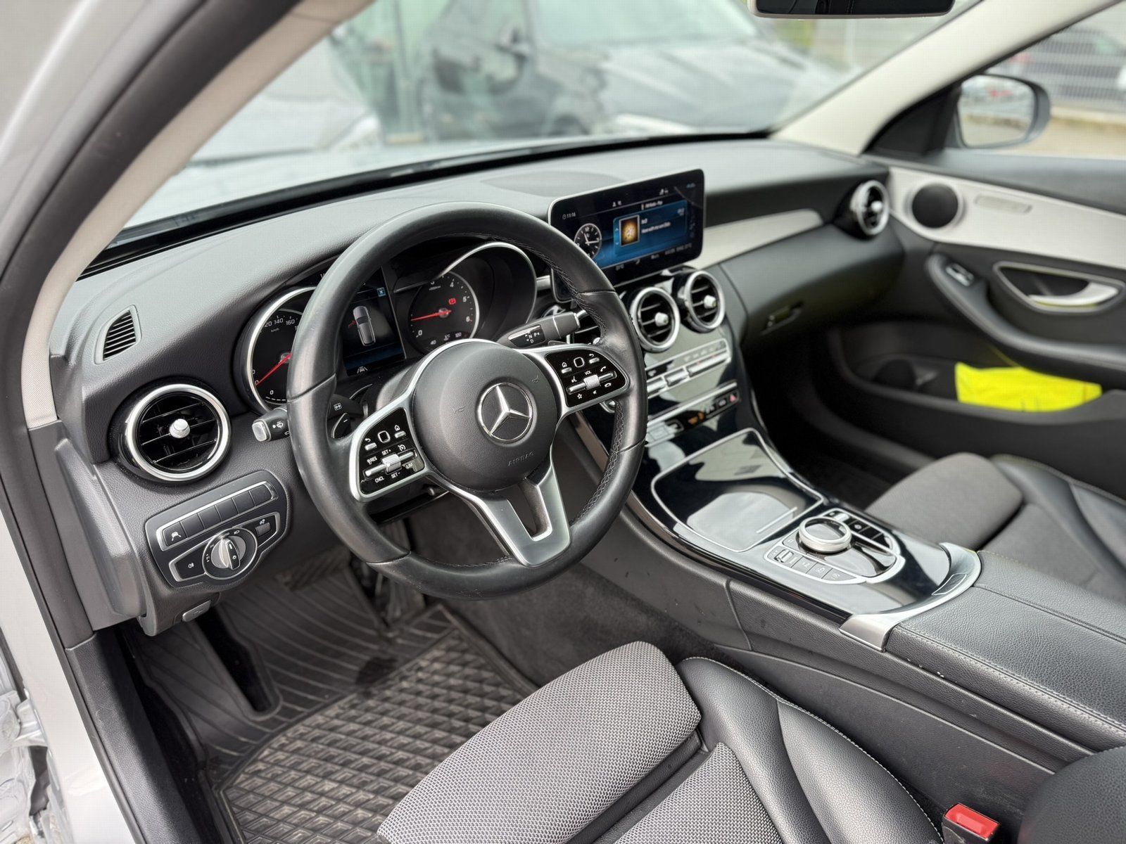 Fahrzeugabbildung Mercedes-Benz C 220 d T AVANTGARDE*LED*KAMERA*NAVI*