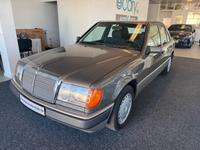 Mercedes-Benz E 300 Lim. aus 2. Hand