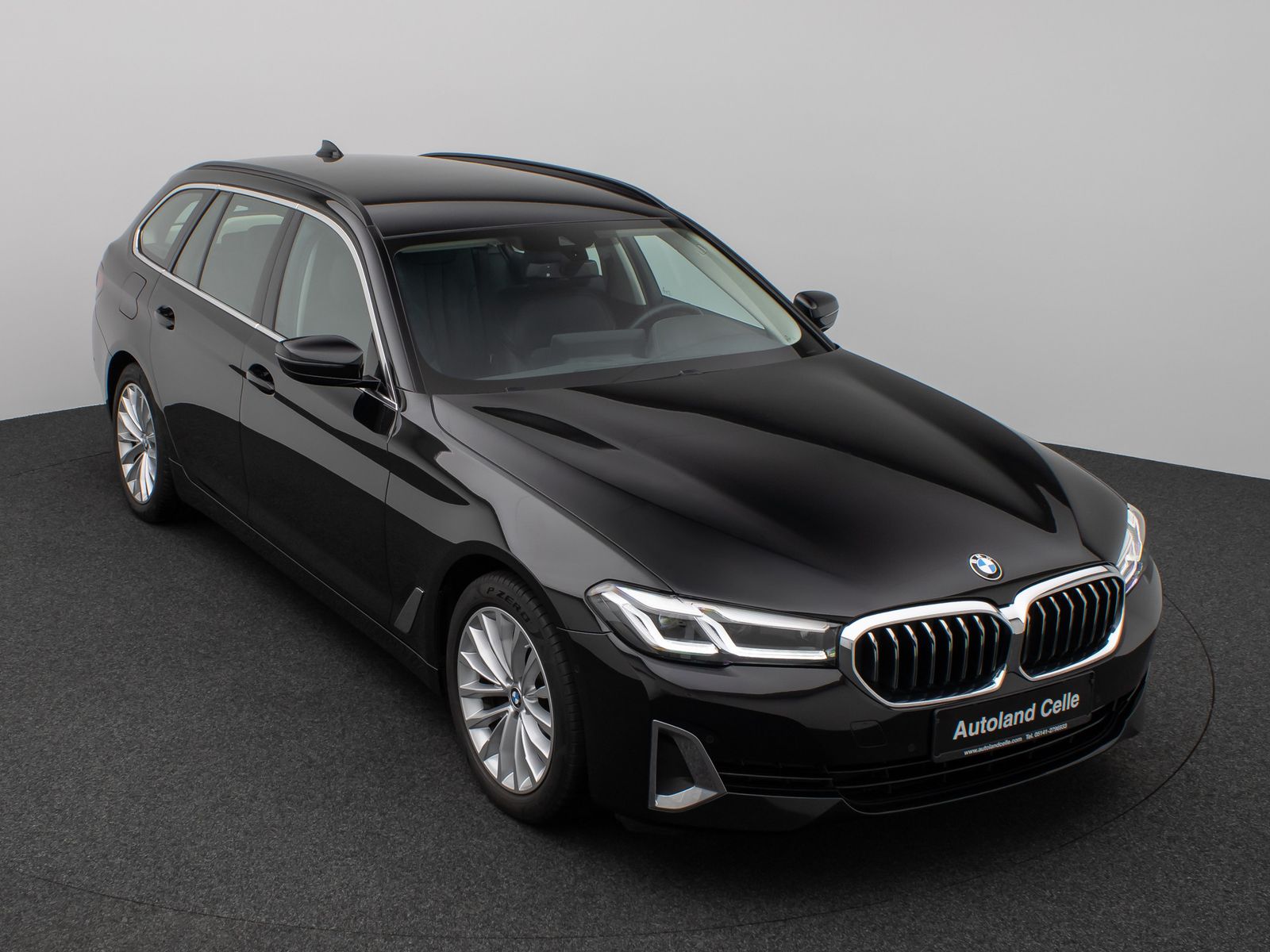 Fahrzeugabbildung BMW 520d Luxury Line Kamera DAB AHK Fernlichtassist