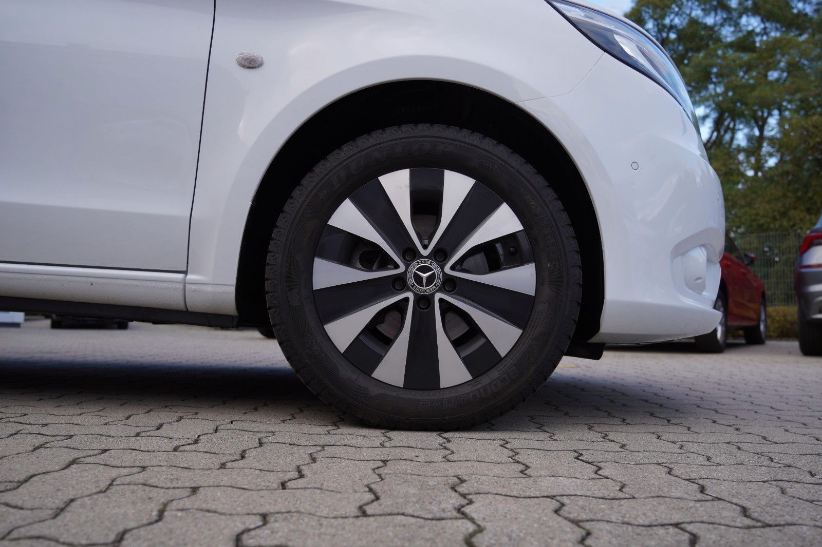 Fahrzeugabbildung Mercedes-Benz Vito Tourer 114CDI Pro lang*AHK*NAVI*SHZ*Standh*