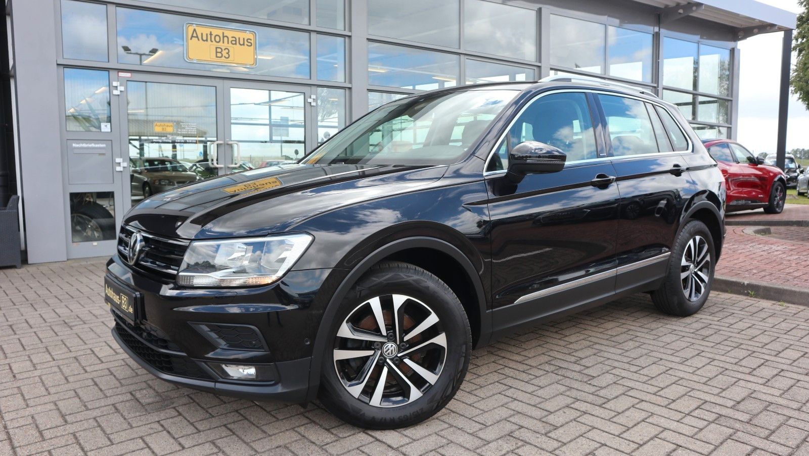 Gebrauchtwagen Volkswagen Tiguan Tiguan IQ.DRIVE Navi AHK 360° Kamera ACC in Bergen