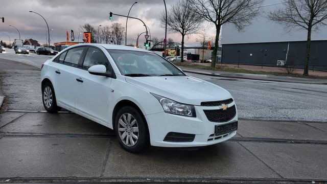 Chevrolet Cruze sehr sauber tip top euro 5 klima