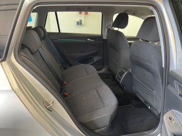 Volkswagen Golf - 11