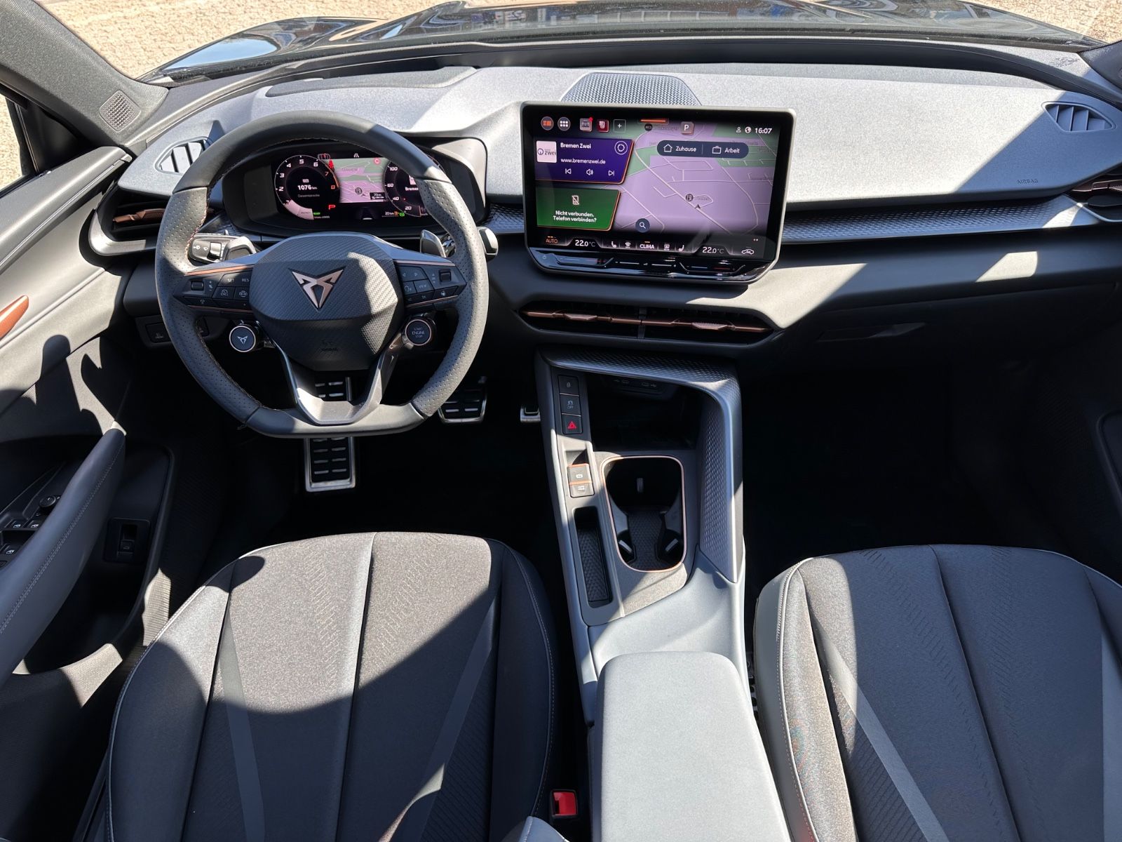 Fahrzeugabbildung CUPRA Terramar 1.5 eTSI DSG Navi/Pano/ACC/LED/AHK/GJR