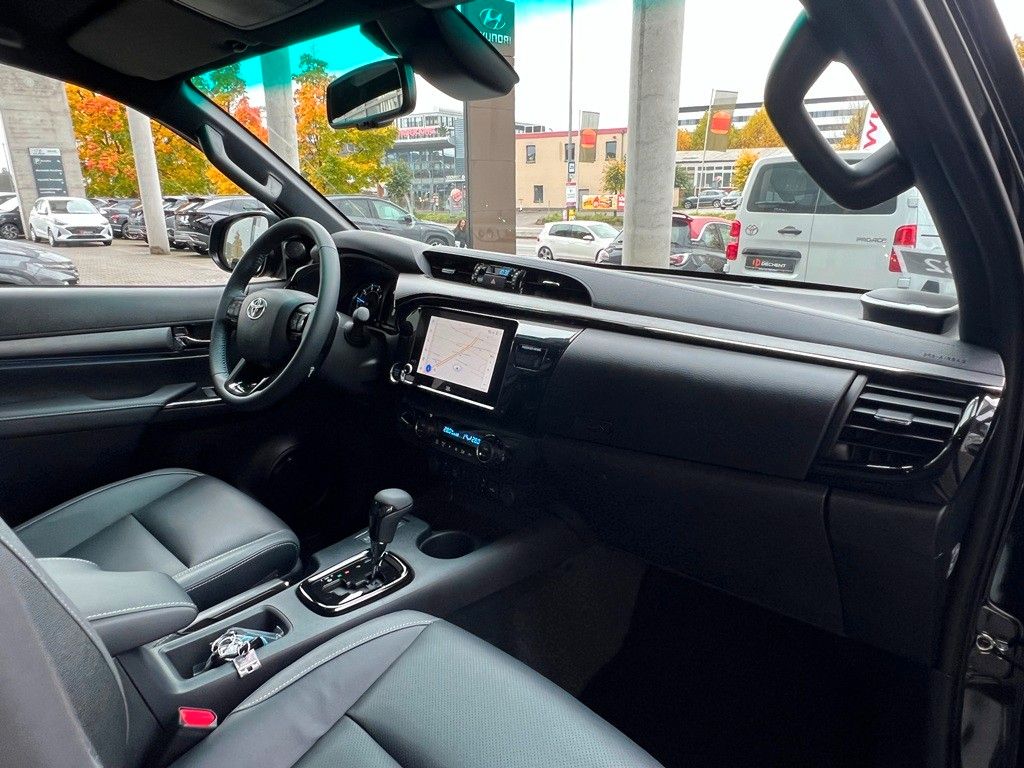 Fahrzeugabbildung Toyota Hilux Double Cab 2.8 D Invincible 4x4 NAVI 360°