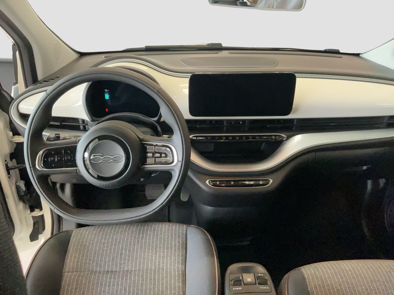Fahrzeugabbildung Fiat 500e Icon + Komfort-Paket
