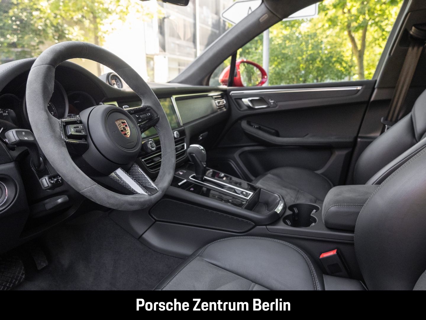 Porsche Macan GTS Karminrot Sportabgasanlage Panorama foto 4