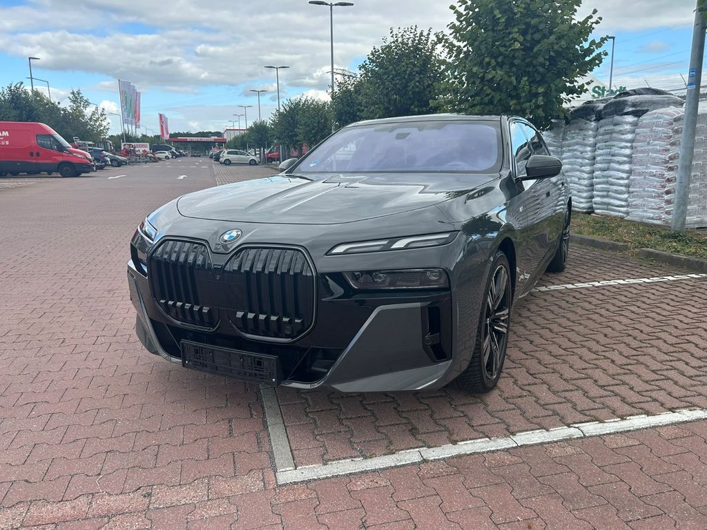 Image of BMW 740