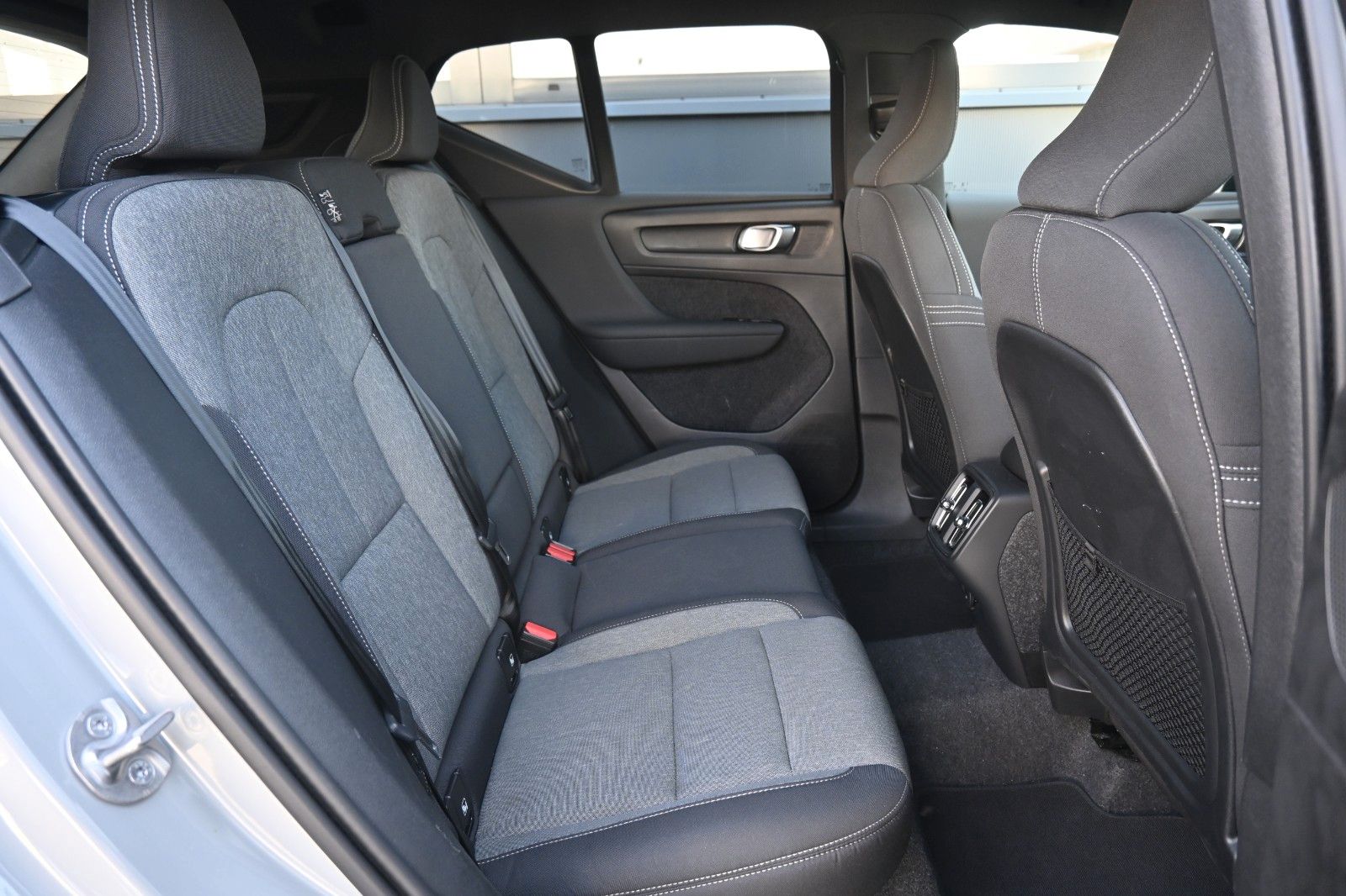 Fahrzeugabbildung Volvo XC40 B3 Plus Dark*FSHZG*360°*ACC*PIXEL