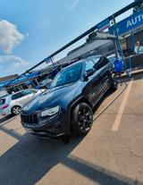Jeep  **Jeep Grand Cherokee 3.0 V6 Diesel** - blaue Jeep Grand Cherokee