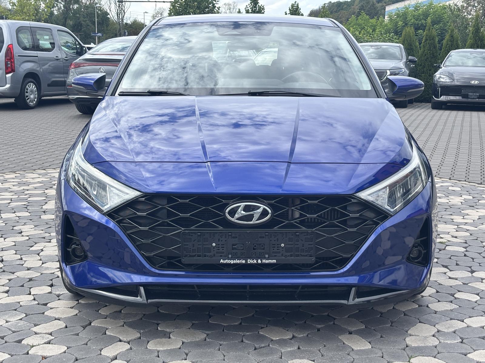 Hyundai i20 Intro Edit MHEV LED SHZ BOSE CAM VIRTUAL 17"
