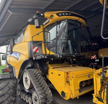 New Holland CR 9.80 Raupe