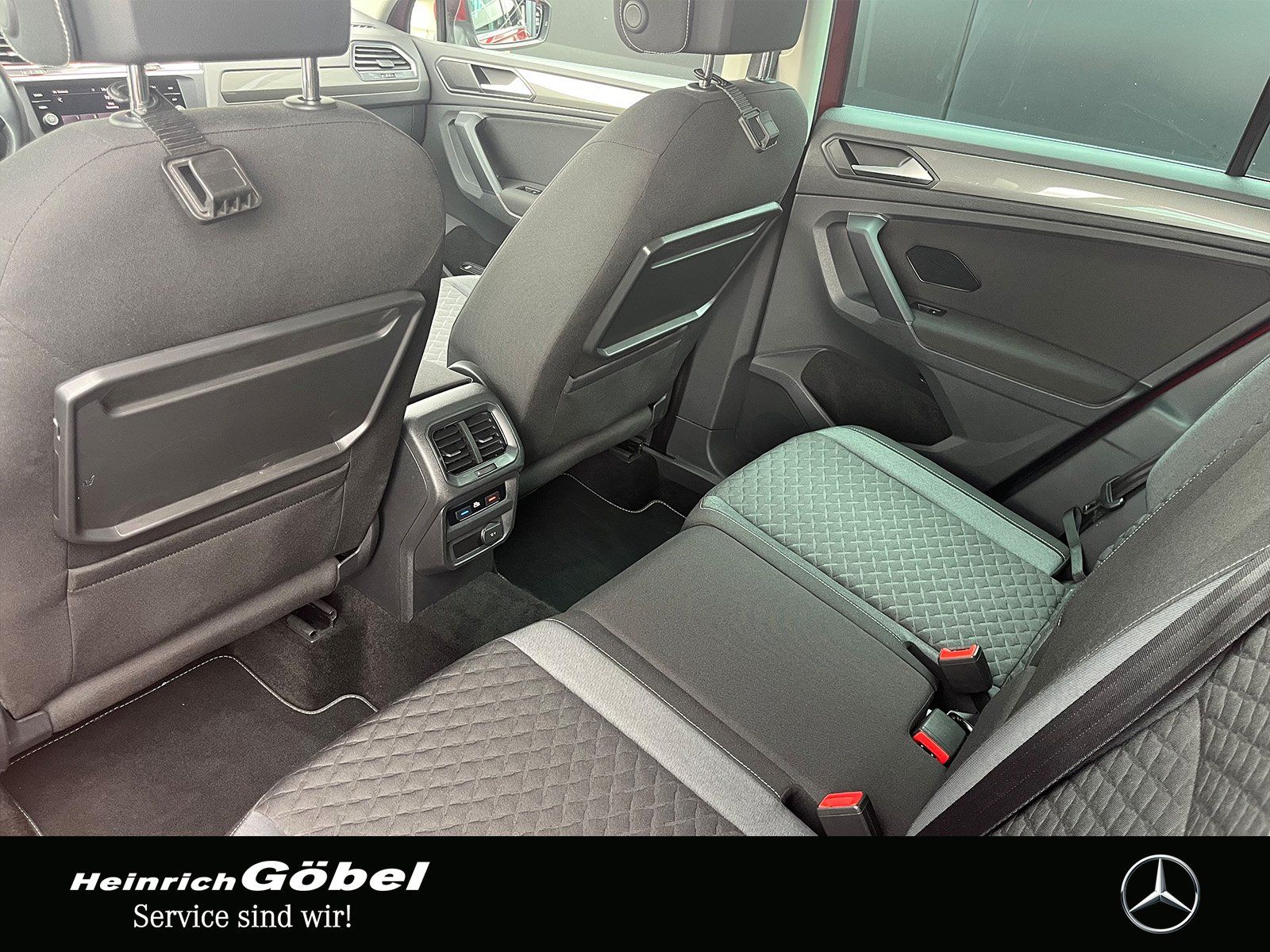 Fahrzeugabbildung Volkswagen Tiguan 2.0 TSI Comfortline 4Motion OPF (6d-TEMP)