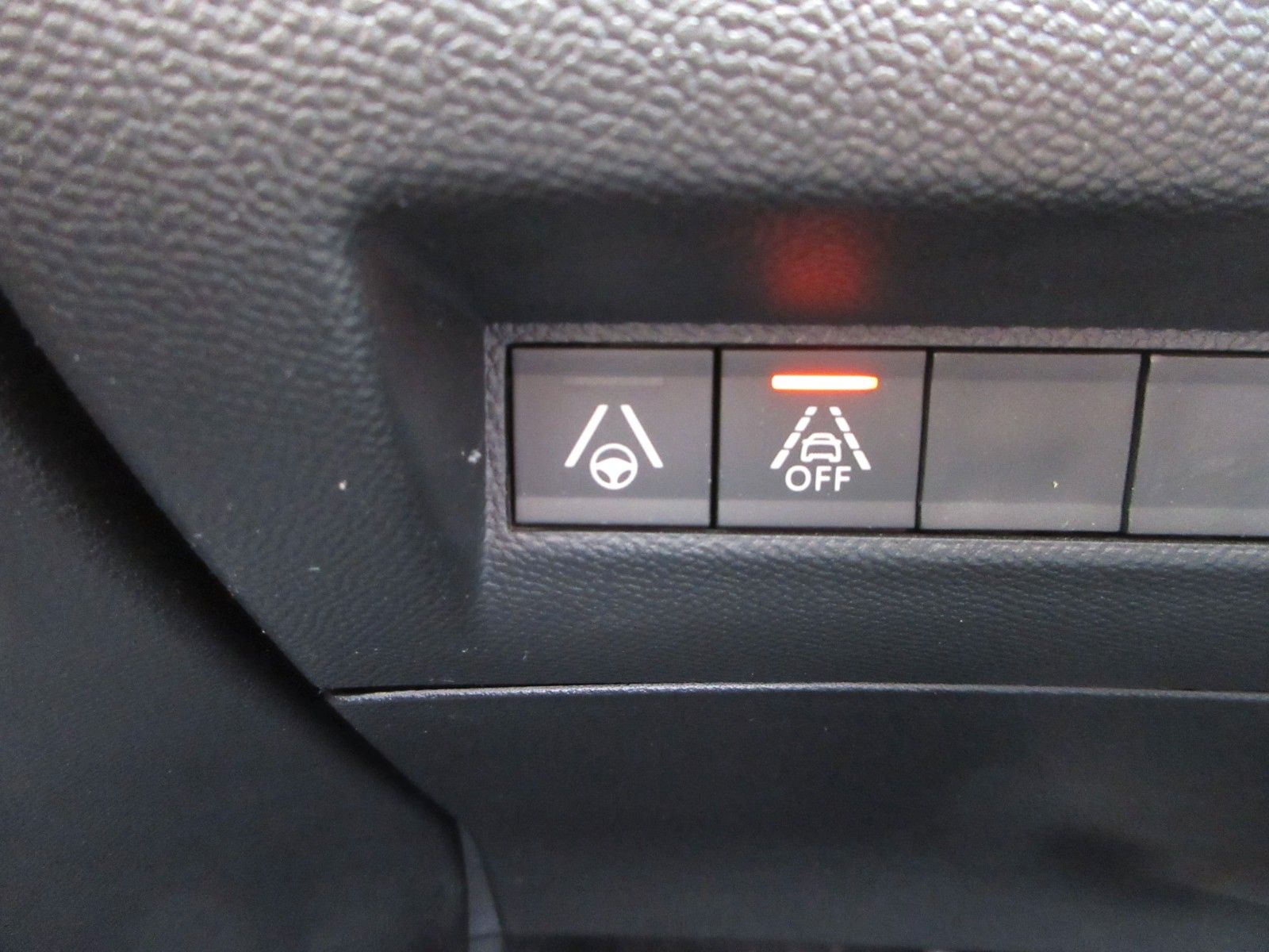 Fahrzeugabbildung Peugeot 208 GT Pack LED/NAVI/SHZ/PANO/HEADUP/PDC/17"