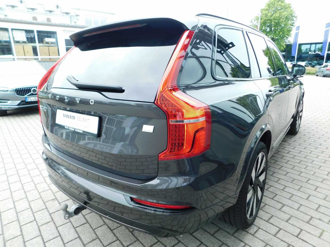 Fahrzeugabbildung Volvo XC90 Plug-In-Hybrid T8 AWD Recharge Ultimate Dar