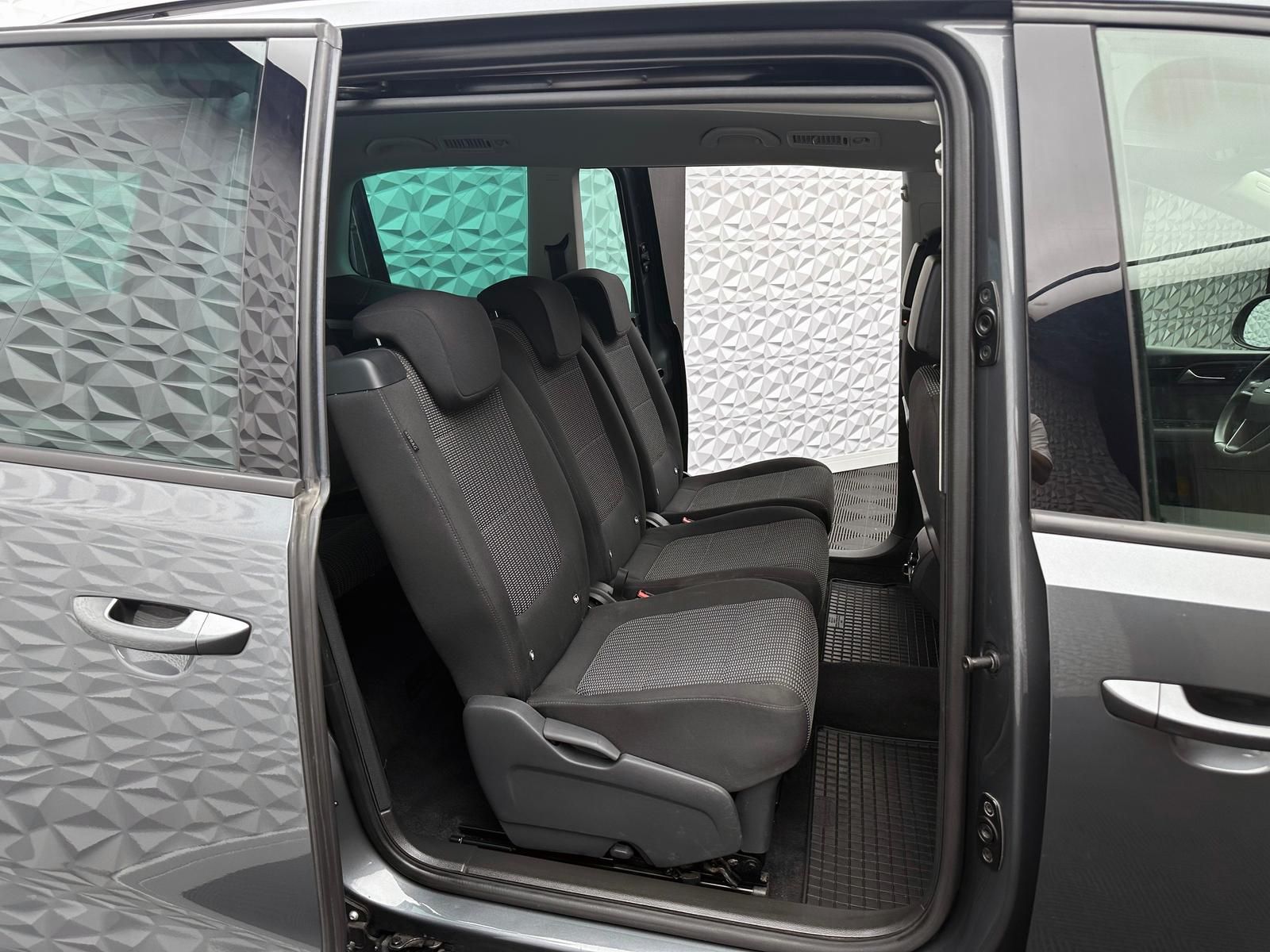 Fahrzeugabbildung SEAT ALHAMBRA 2.0 TDI/7-SITZ/E-STUER/AHK/ACC/DAB/RCAM