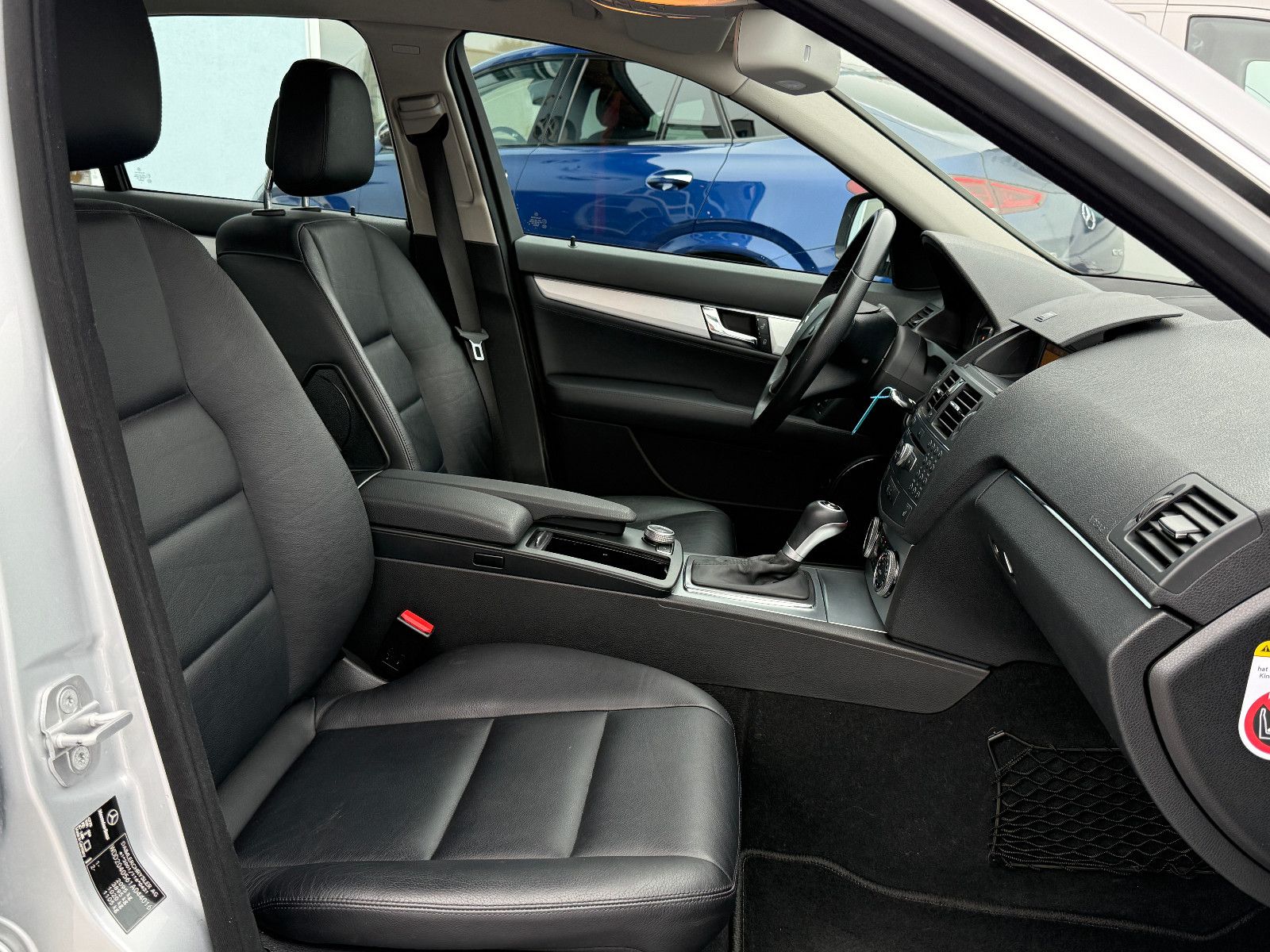 Fahrzeugabbildung Mercedes-Benz C 350 Limousine Avantgarde Aut Bi-Xenon Leder