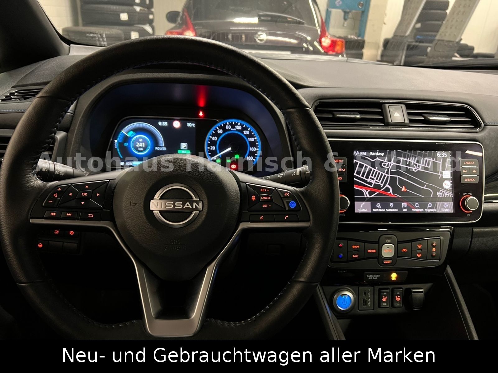 Fahrzeugabbildung Nissan Leaf N-Connecta Winterpaket, Perleffektlack