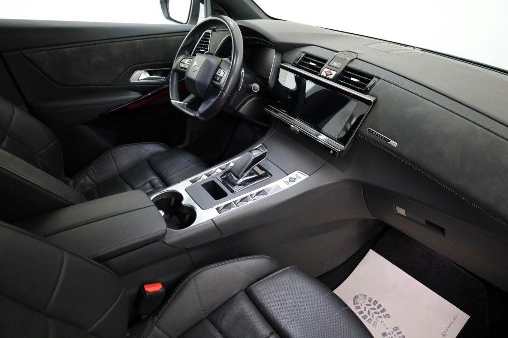 Fahrzeugabbildung DS Automobiles DS7 Crossback Leder,Navi,LED,PanDach,NightVision