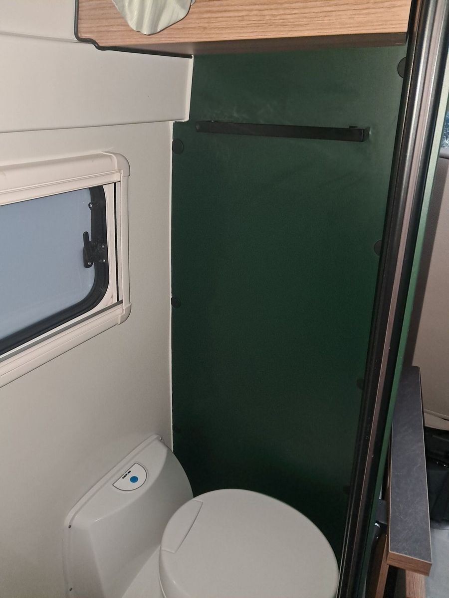 Fahrzeugabbildung Karmann Dexter DE 600 Alufelgen, Captain-Chair-Sitze