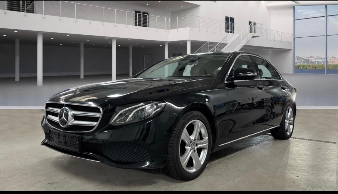 MERCEDES-BENZ E 350d W.SCREEN/PANO/360 KAMERA/KEYLESS/VOLL