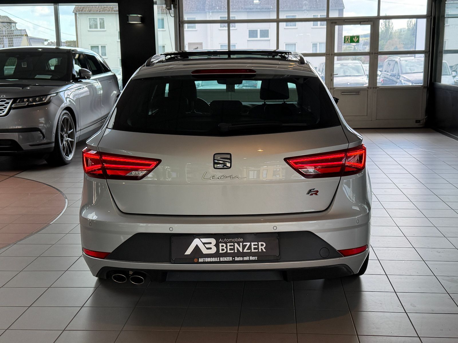 Fahrzeugabbildung SEAT Leon ST FR//ACC/LED/PANORAMA/APPLE-CAR/KAMERA