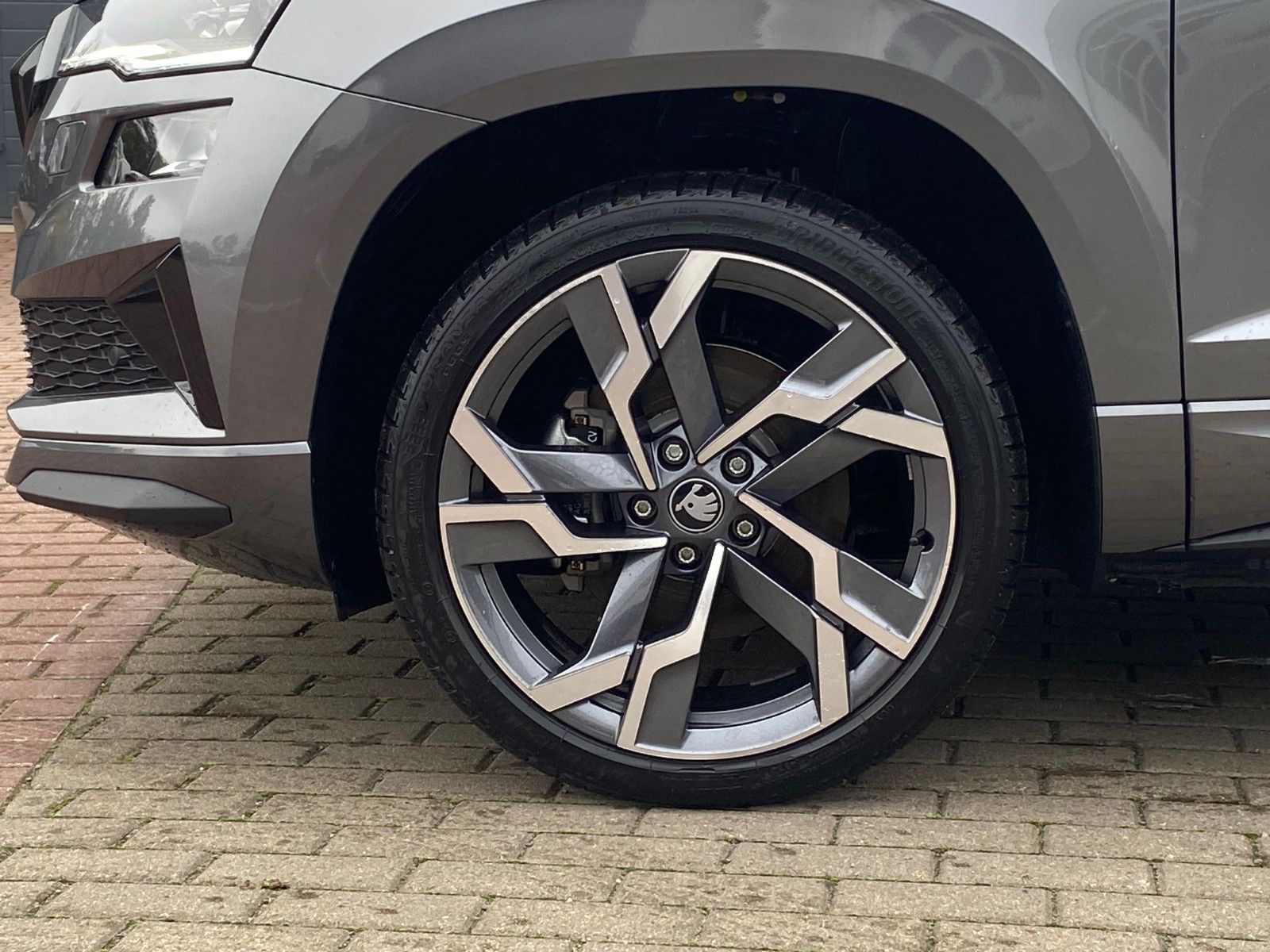 Fahrzeugabbildung SKODA Karoq 2.0l TDI DSG Sportline