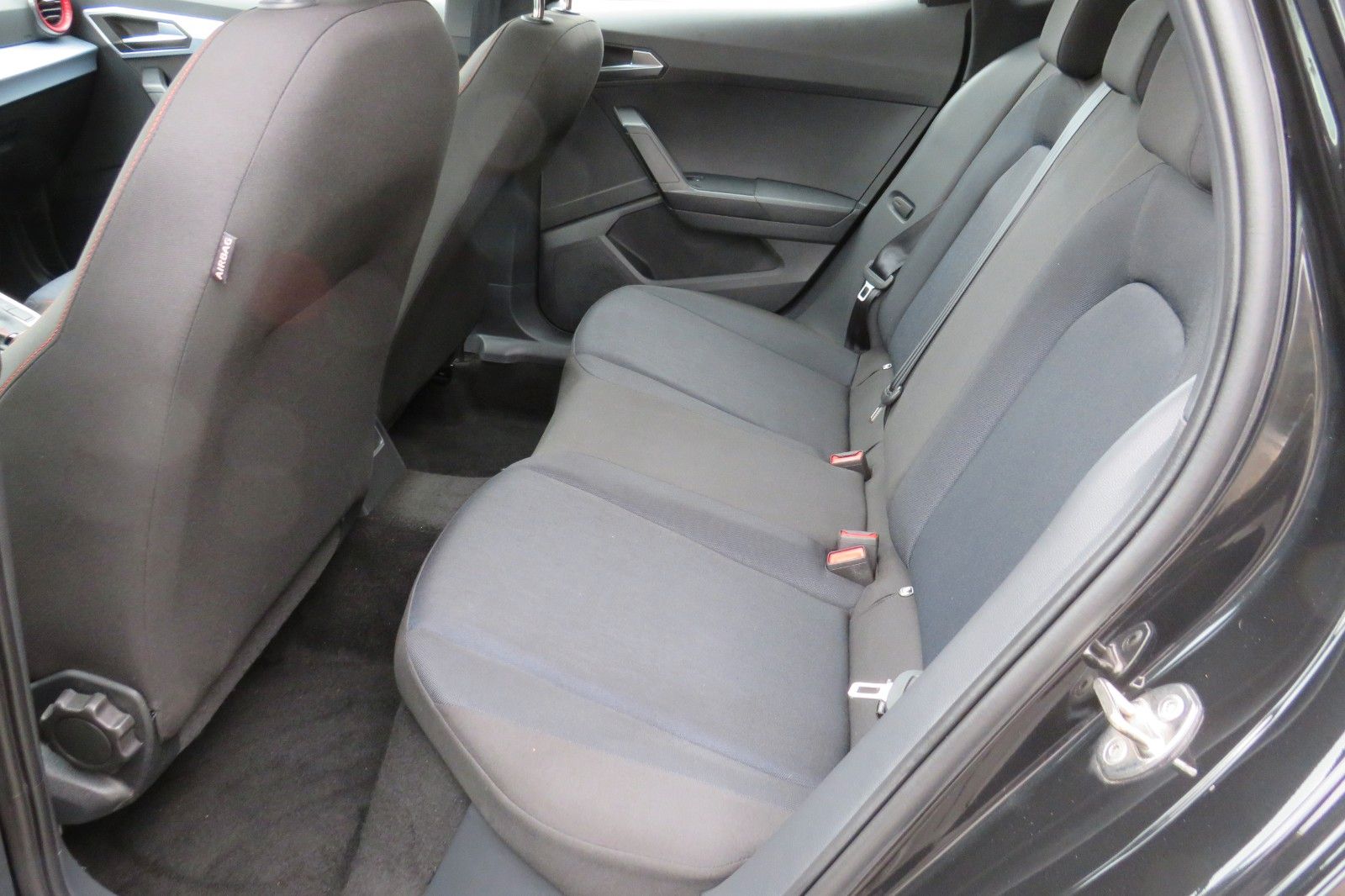 Fahrzeugabbildung SEAT Arona FR DSG NAVI SITZH. KAMERA ACC ASSISTENT-PA