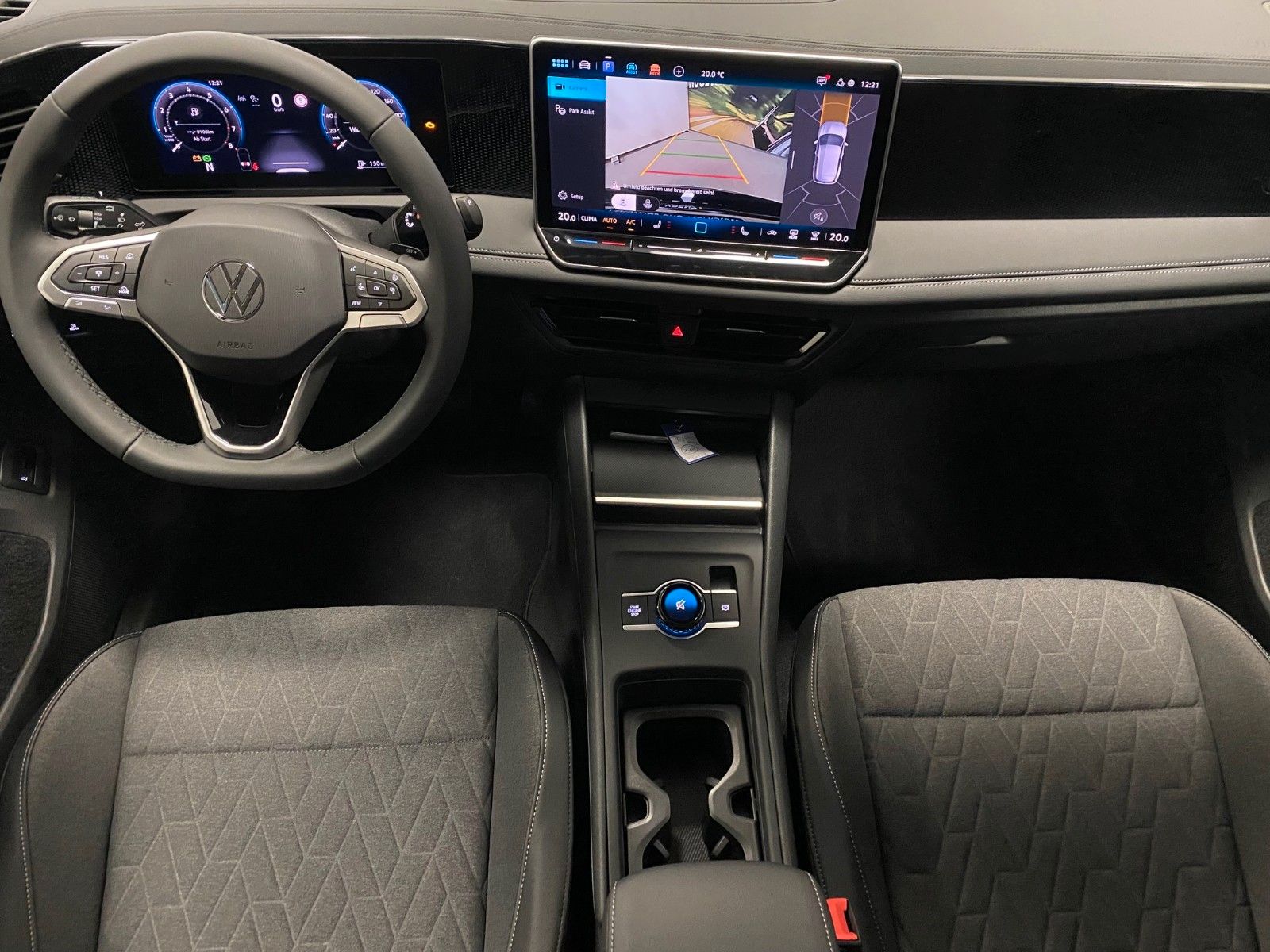 Fahrzeugabbildung Volkswagen Tiguan 1.5 eTSI OPF DSG +ACC+LED+NAVI+PARKASSIST