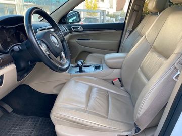 Jeep Grand Cherokee - 10