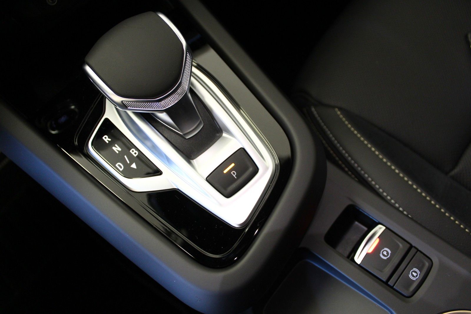 Fahrzeugabbildung Renault Arkana E-TECH Hybrid 145 E-TECH engineered