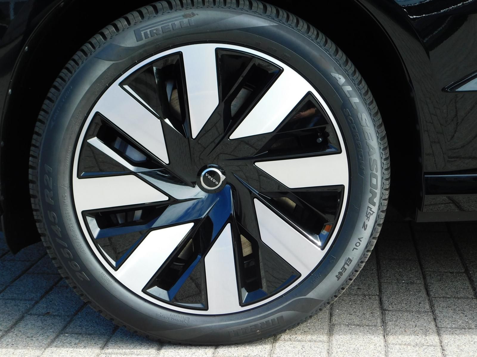 Fahrzeugabbildung Volvo EX90 Plus Twin Motor Executive Editon