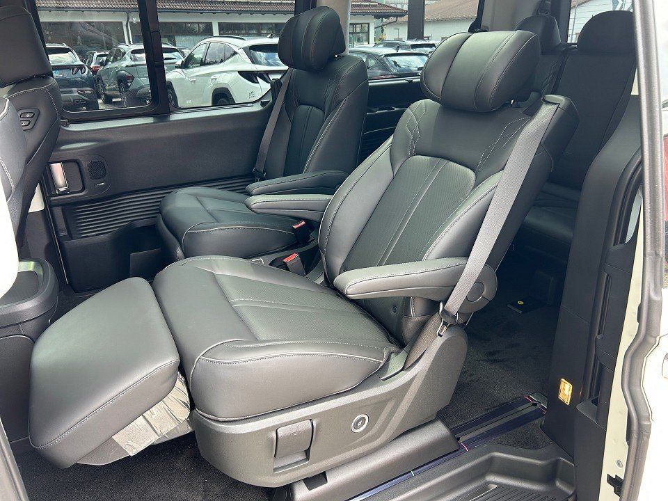 Fahrzeugabbildung Hyundai STARIA HEV 7SITZER 1.6T 6AT SIGNATURE PANO BOSE+