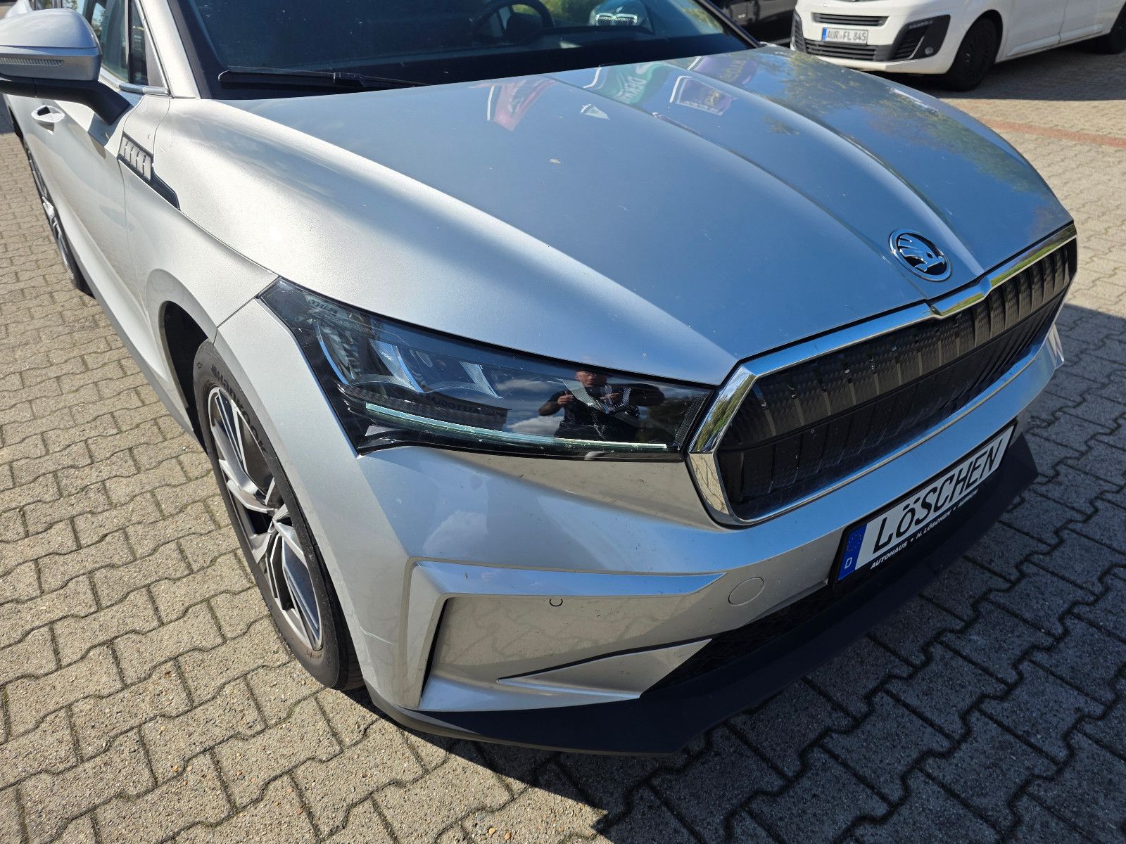 Skoda Enyaq 80 Suite Wärmepumpe Pano schwenkbare AHK imagem 3