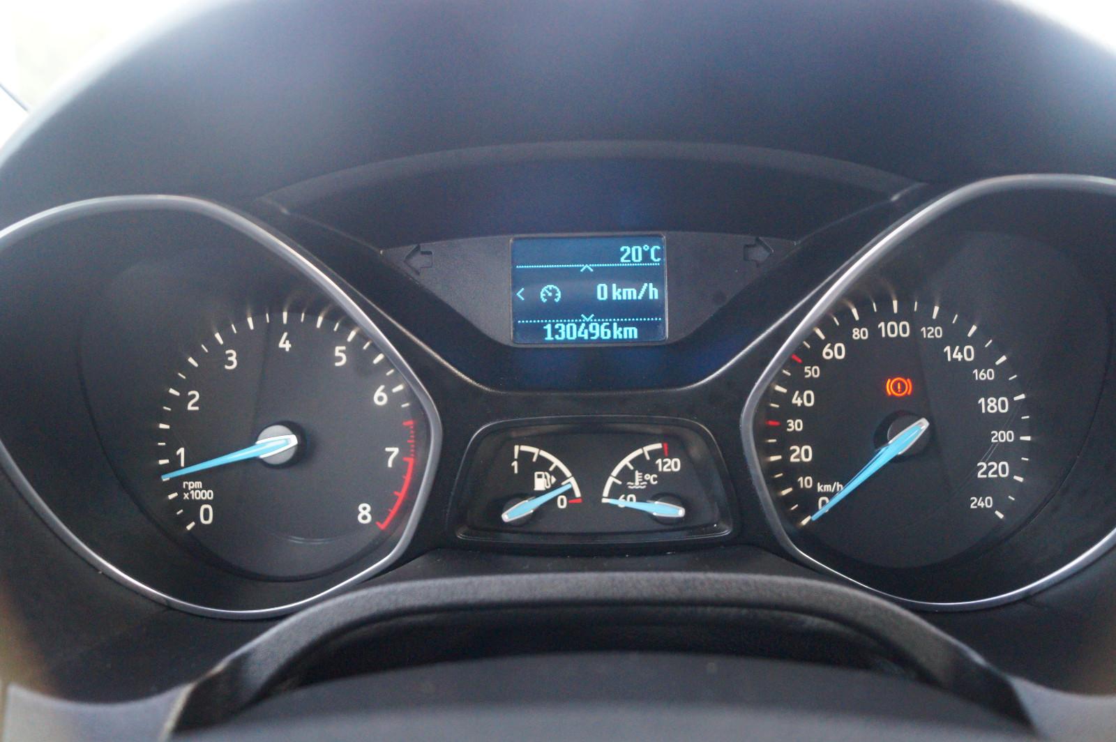 Ford Focus 2015 — photo 24