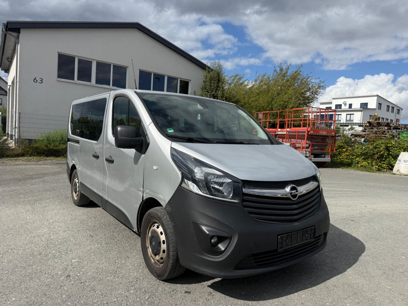 Opel Vivaro - 1