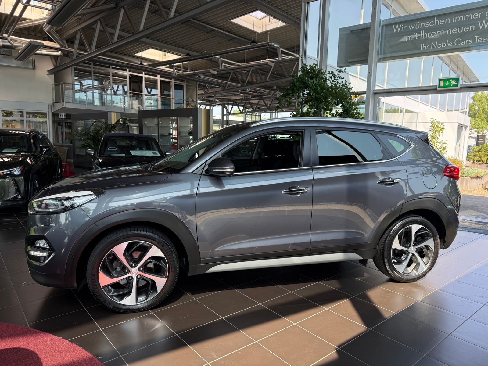 Fahrzeugabbildung Hyundai TUCSON Premium 4WD AHK LED NAVI
